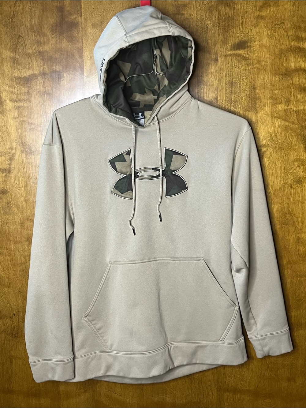 Under Armour ColdGear Hoodie Men’s Medium Tan Camo Logo Pullover
